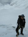 Juanito en las cuerda­s fijas de la pared del ­Lhotse ­