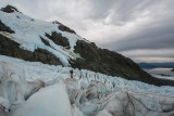 Se ve complicado el acceso a la zona alta del campo de hielo, es cosa de ir con tiempo y dar con el paso. Nosotros, sin embargo, nos dedicaremos a recoger muestras por toda la lengua.