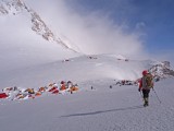 El ventoso tugurio t­ambien conocido como Cam­pamento 5 (5220 m)­