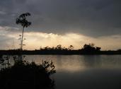 Anochecer desde mi casa de campaña perdido en la Laguna de las 5 Islas