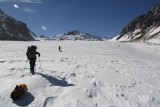 Avanzado por la rampa inferior. Lejano, el volcan Palomo.JPG