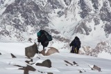 Pablo y Tomas llegando a la cumbre.JPG