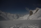 Vista hacia el sur. Aguja de Roca en primer plano.JPG