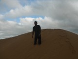 Enterrado en las dunas