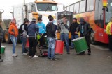 Music on the "barricada"­. The strikers have continued their heating gas hike protest with instruments and singing.