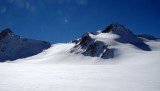El segundo escalon, entre el Pilar Occidental (izq) y el Pilar Meridional (der).JPG